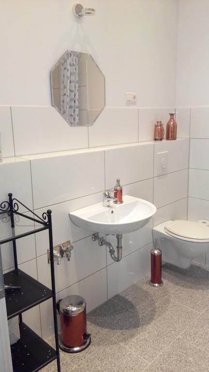 Studio Apartment Niemetzstr 51 Berlin Ngoại thất bức ảnh
